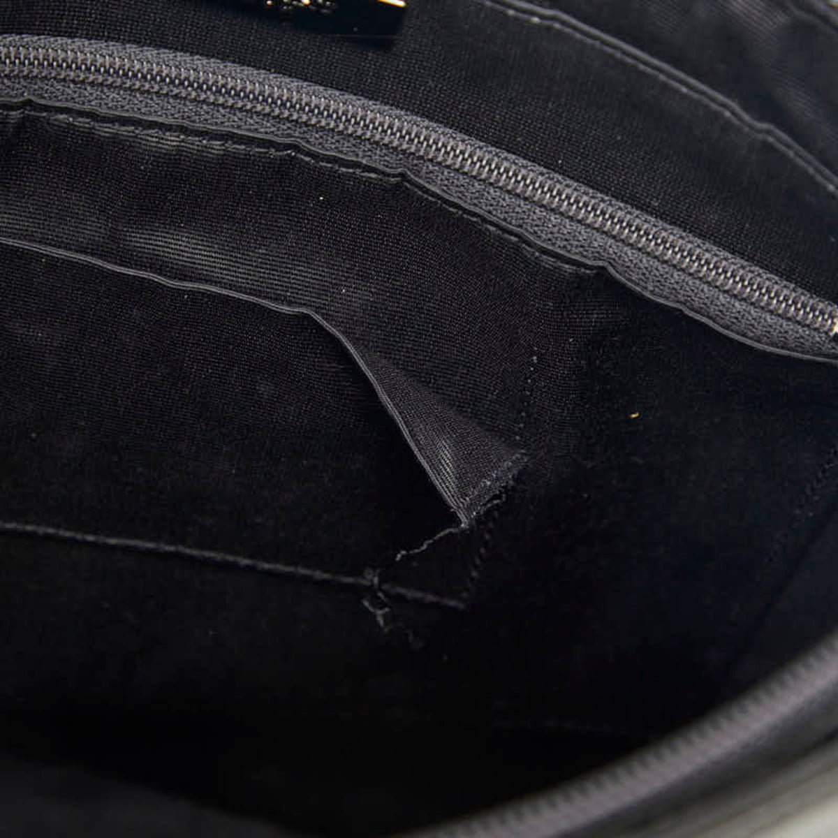 Burberry Black Leather Shoulder Bag (Pre-Owned)