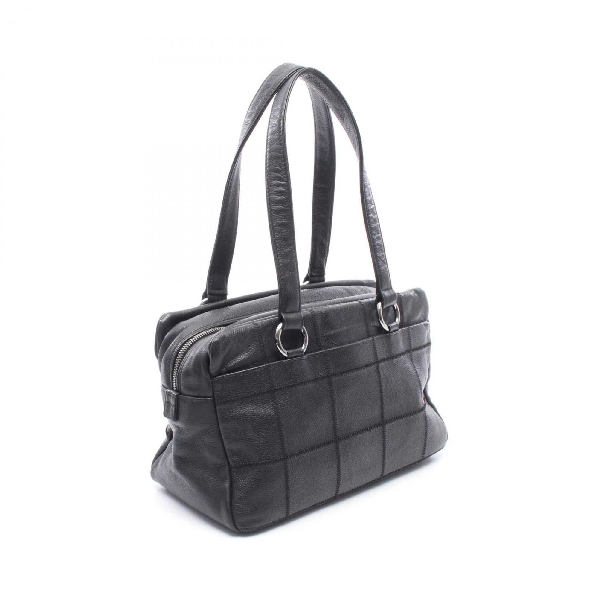 Chanel Black Grained Calfskin Handbag (Pre-Owned)