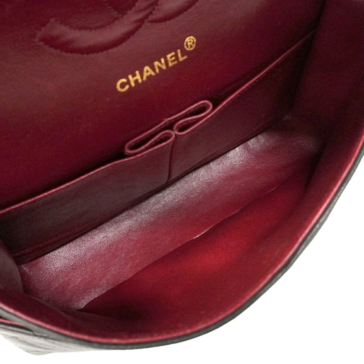 Chanel Black Leather Shoulder Bag (Pre-Owned)