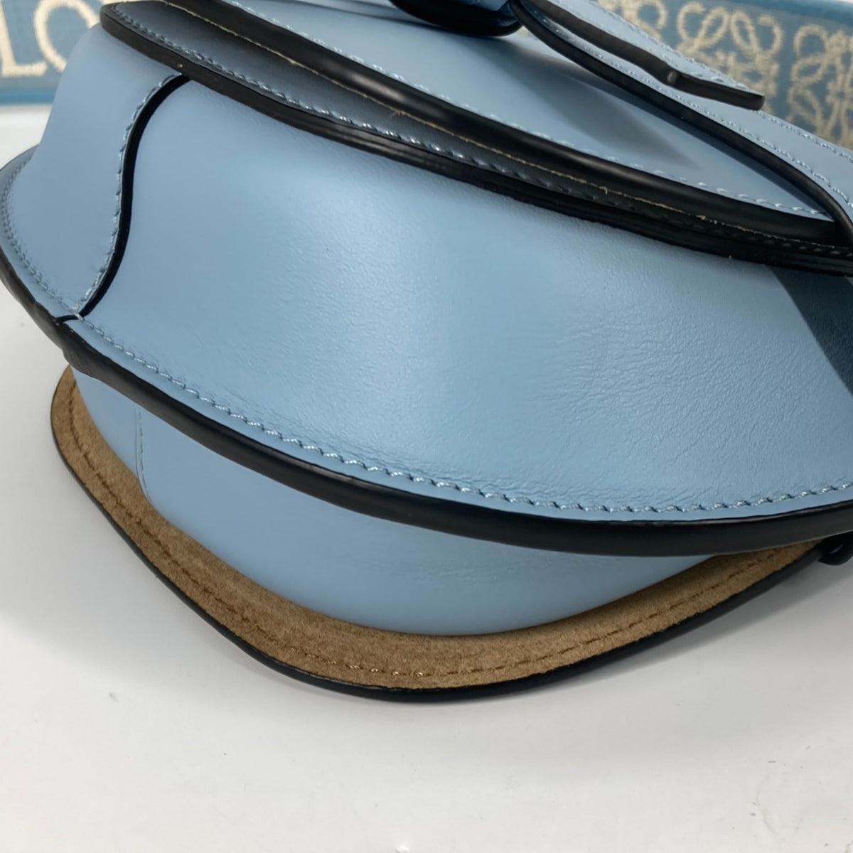 Loewe Blue Leather Shoulder Bag (Pre-Owned)