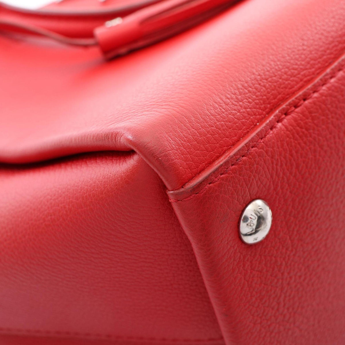 Louis Vuitton Red Color Leather Handbag Tote Bag (Pre-Owned)