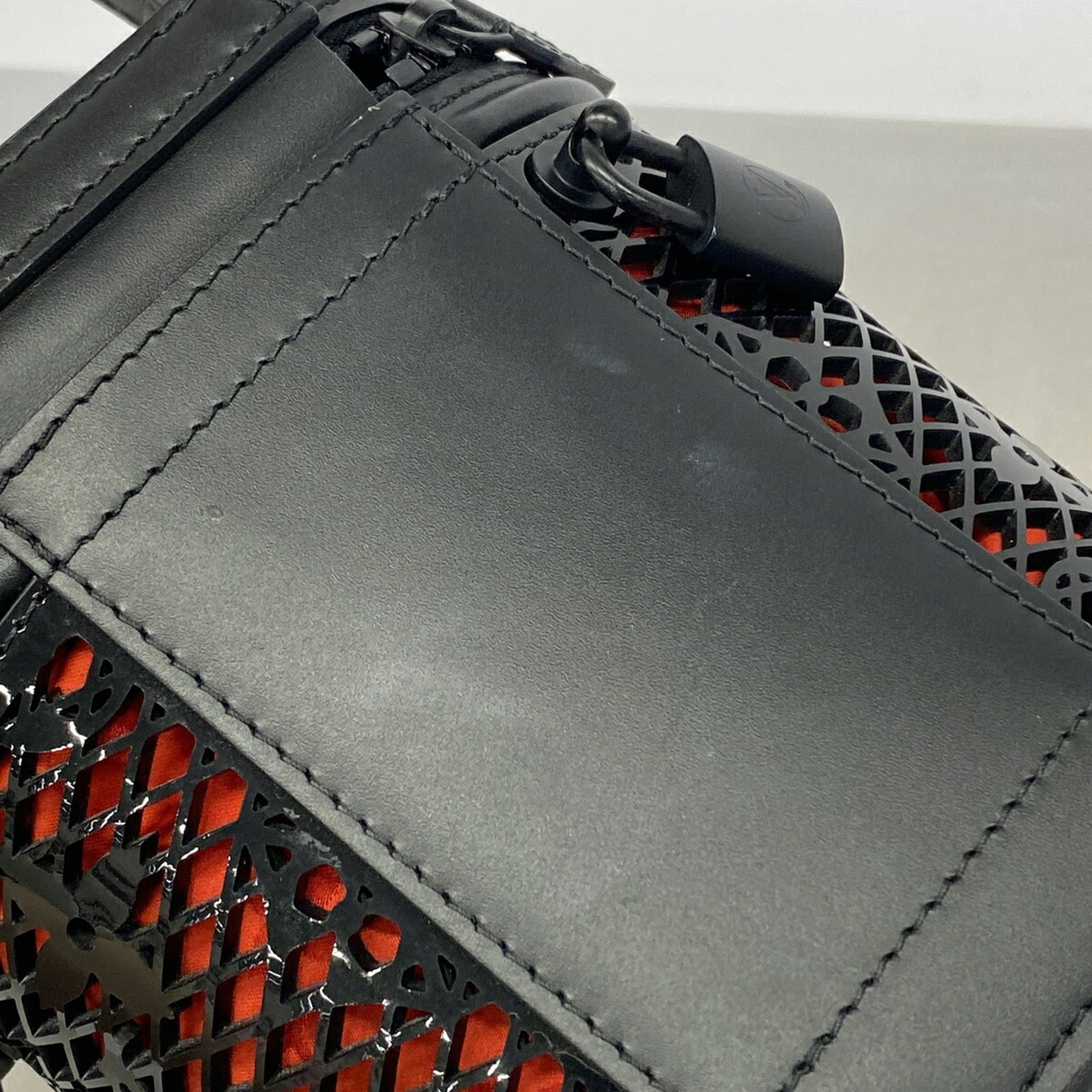 Louis Vuitton Black Handbag (Pre-Owned)