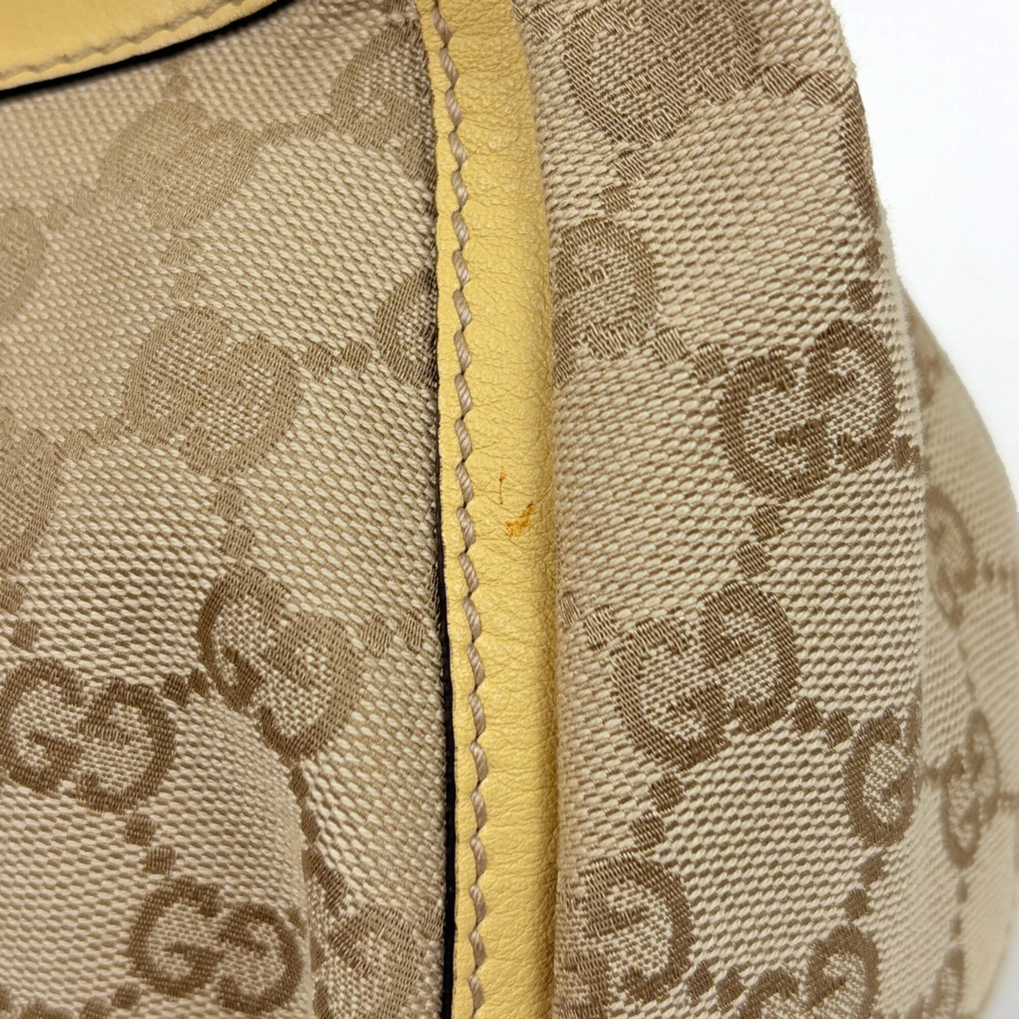 Gucci Beige Gg Canvas Shoulder Bag (Pre-Owned)