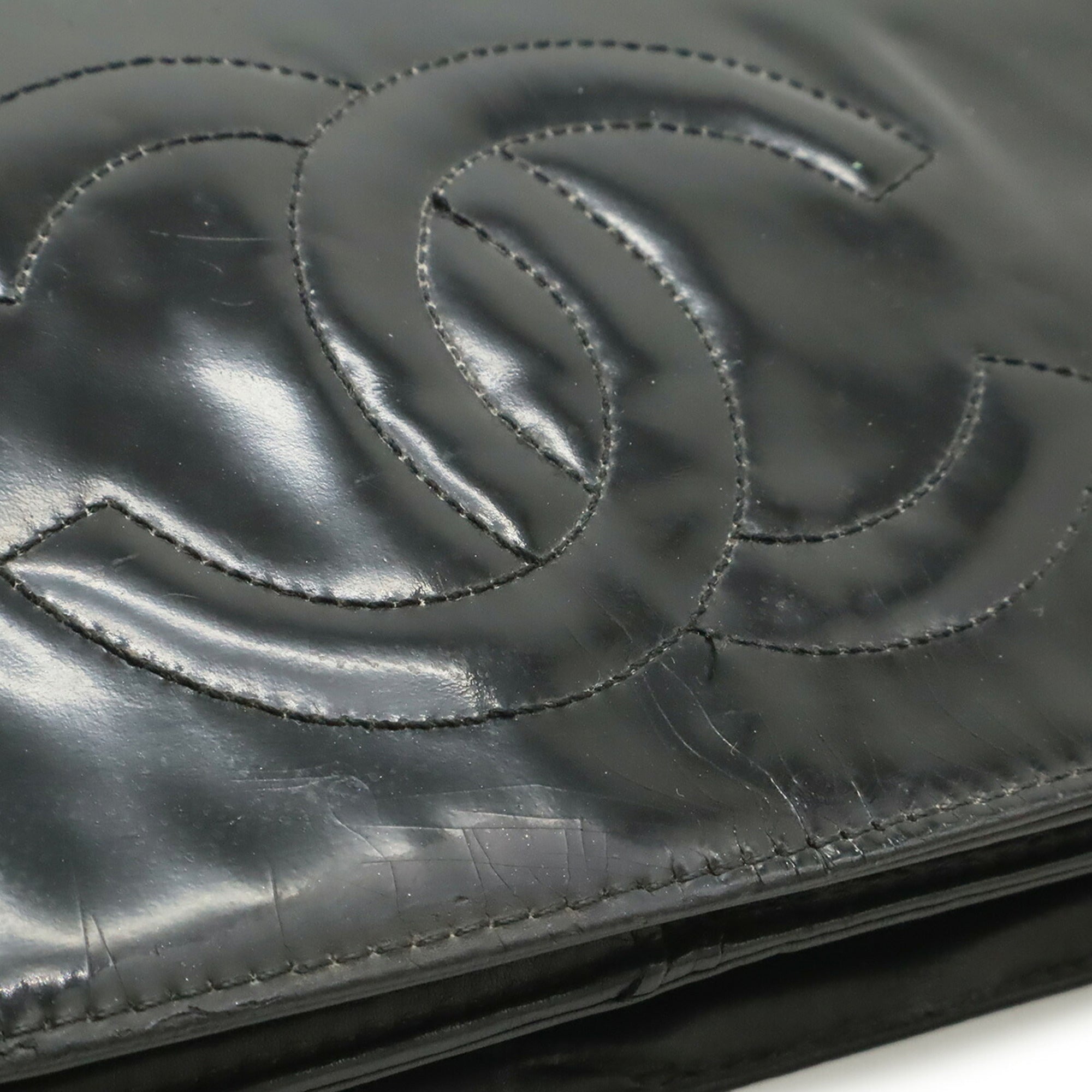 Chanel Black Leather Pochette Shoulder Bag (Pre-Owned)