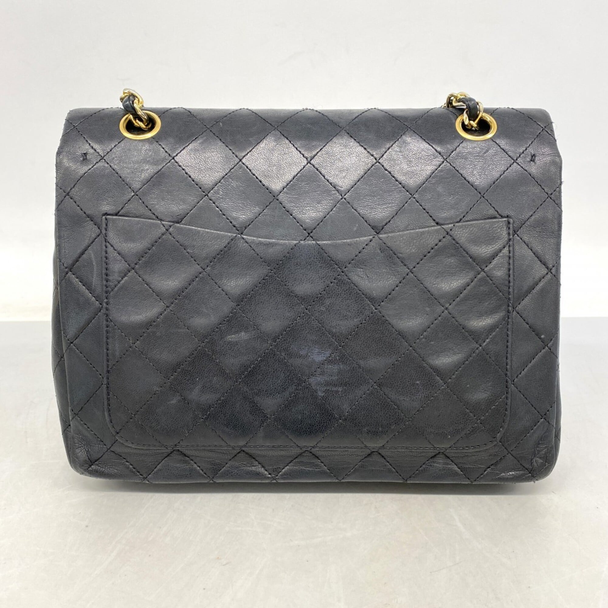 Chanel Black Leather Shoulder Bag (Pre-Owned)