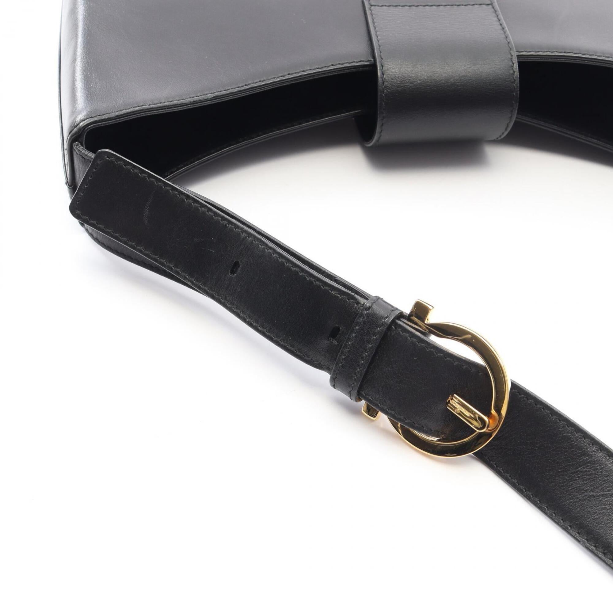 Salvatore Ferragamo Black Leather Handbag Shoulder Bag (Pre-Owned)