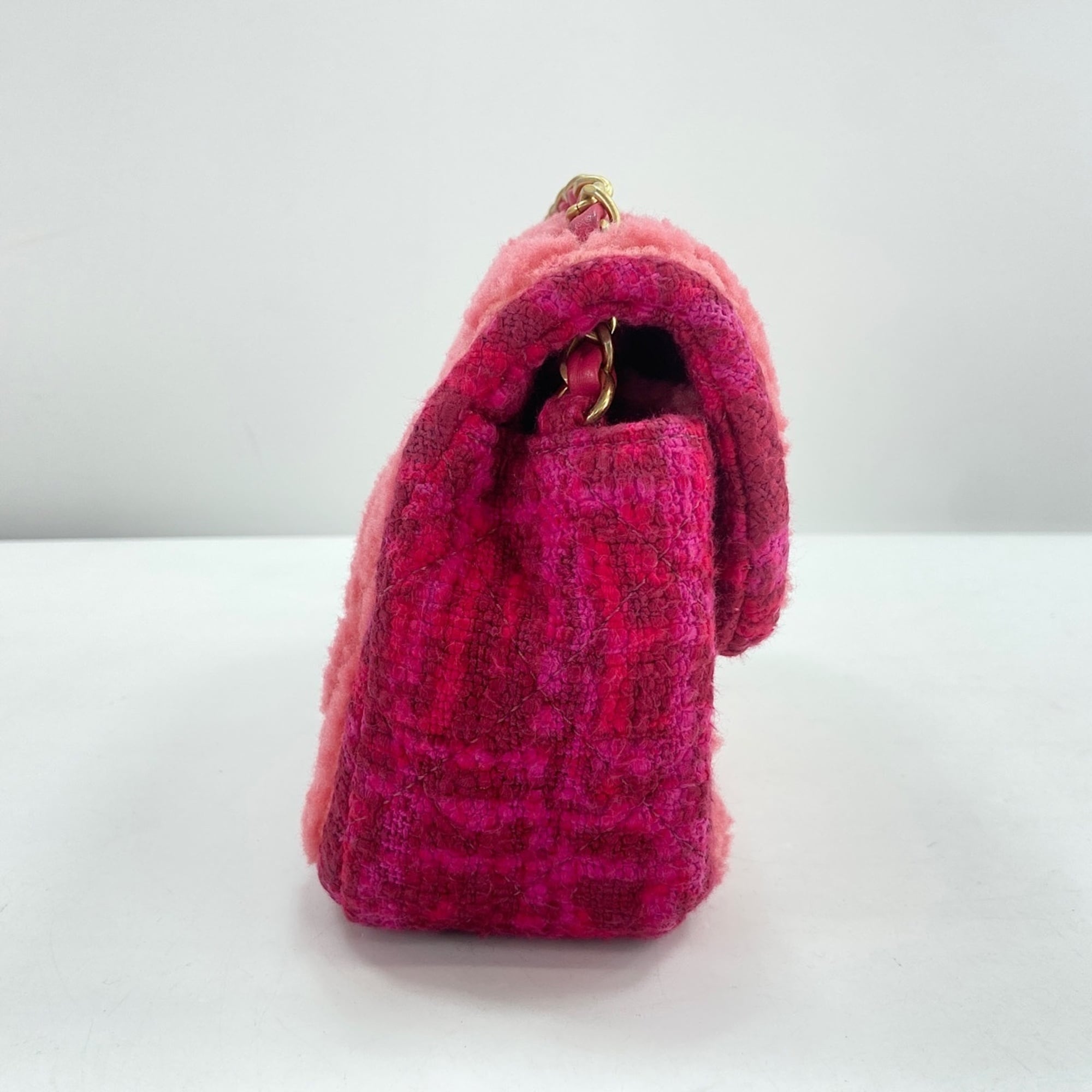 Chanel Matelasse Pink Shoulder Bag (Pre-Owned)