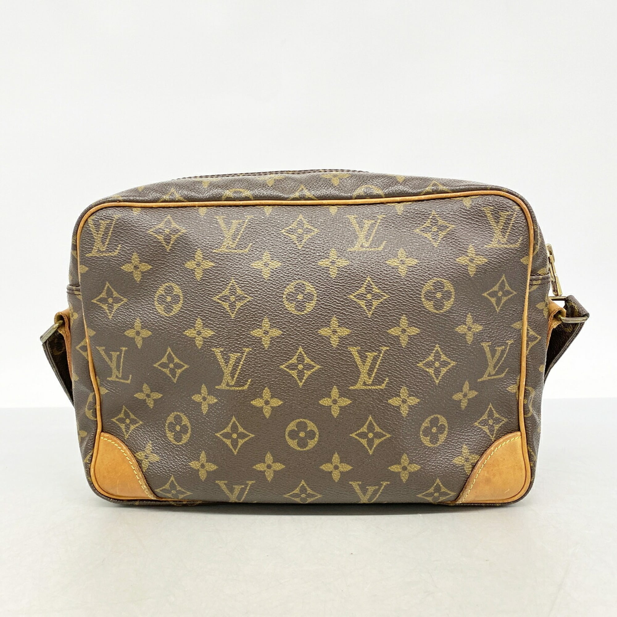 Louis Vuitton Brown Shoulder Bag (Pre-Owned)