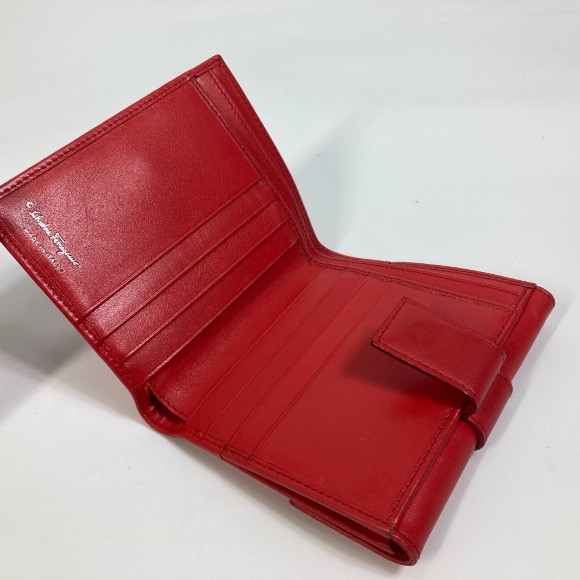 Salvatore Ferragamo Red Leather Wallet (Bi-Fold) (Pre-Owned)