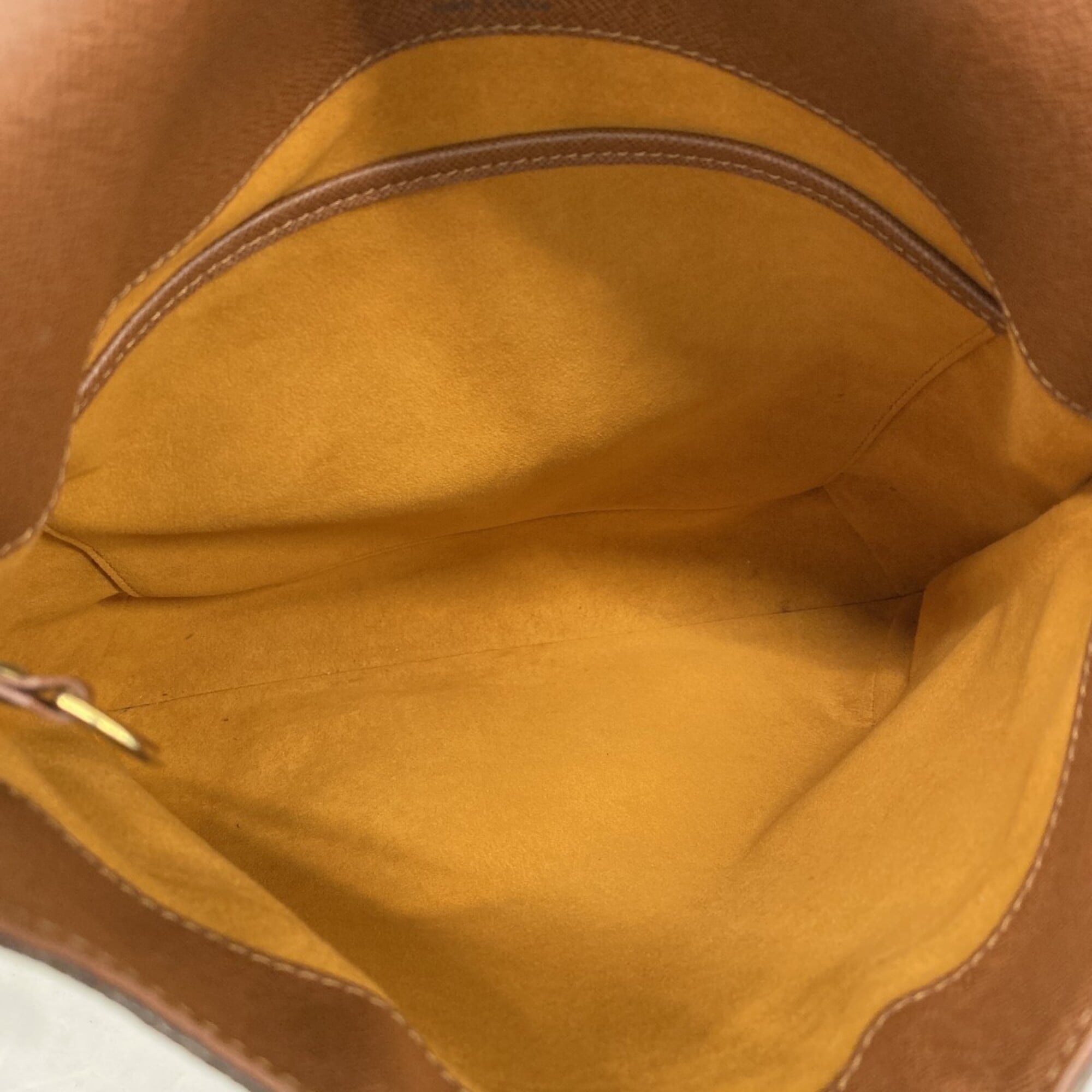 Louis Vuitton Brown Shoulder Bag (Pre-Owned)