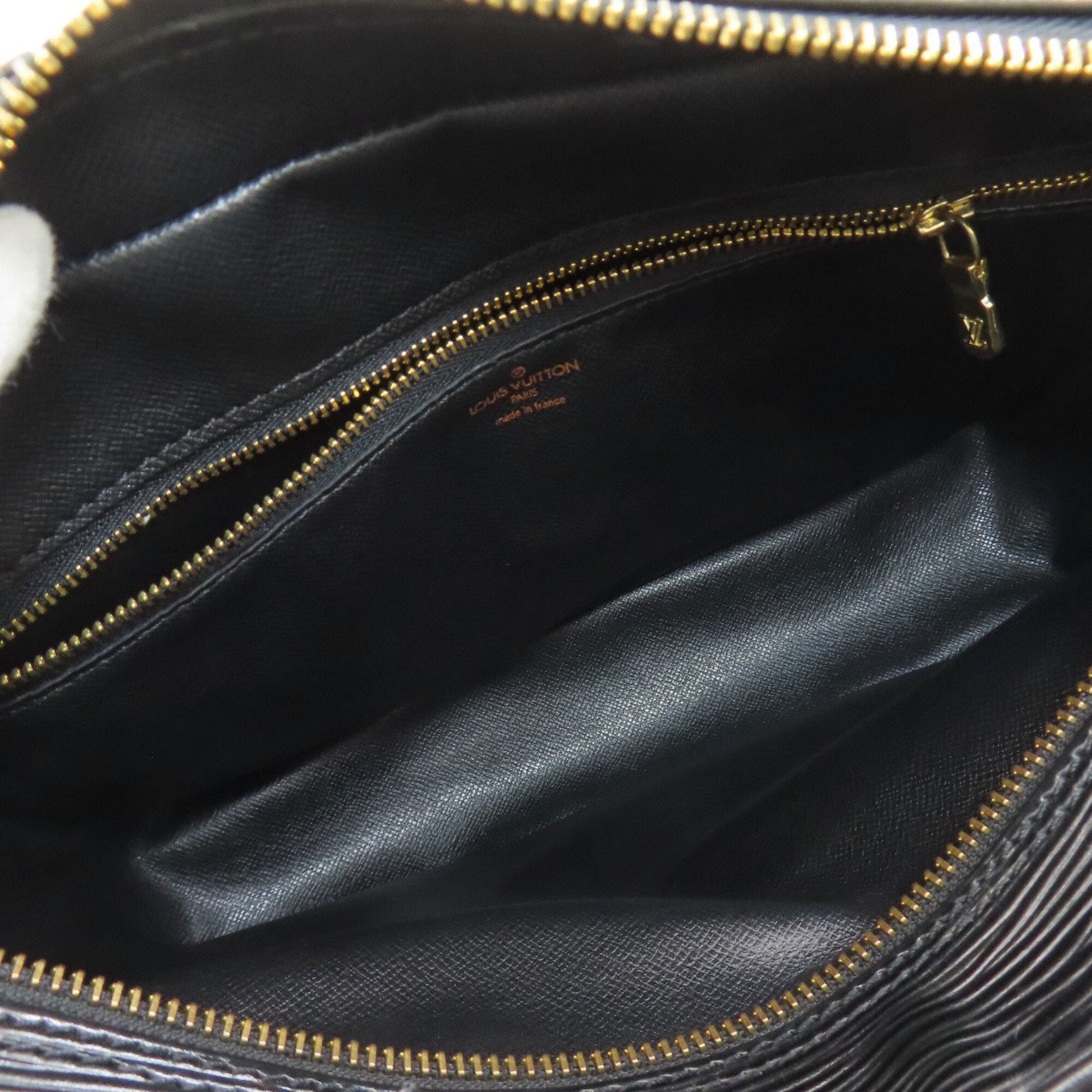 Louis Vuitton Black Epi Leather Shoulder Bag (Pre-Owned)