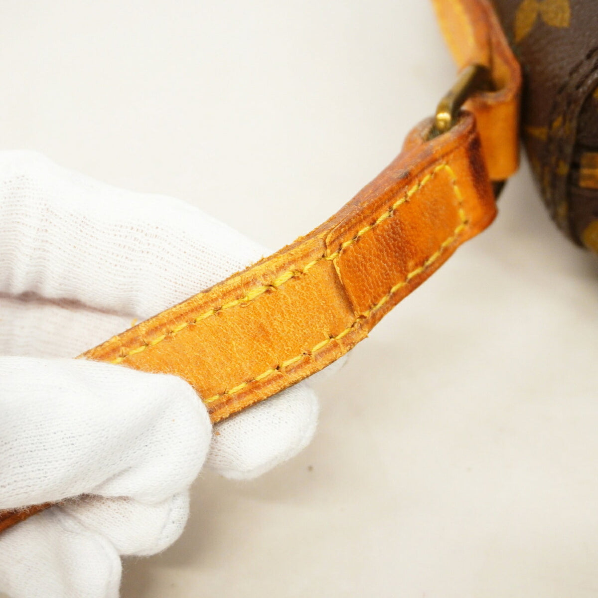 Louis Vuitton Brown Shoulder Bag (Pre-Owned)
