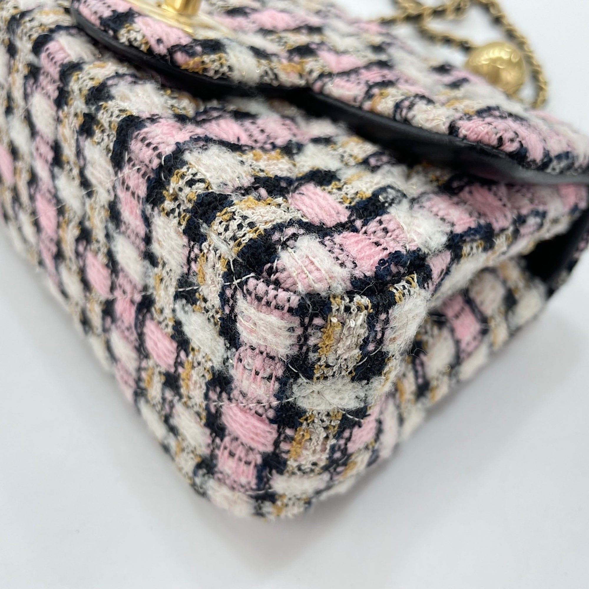 Chanel Matelasse Pink Shoulder Bag (Pre-Owned)
