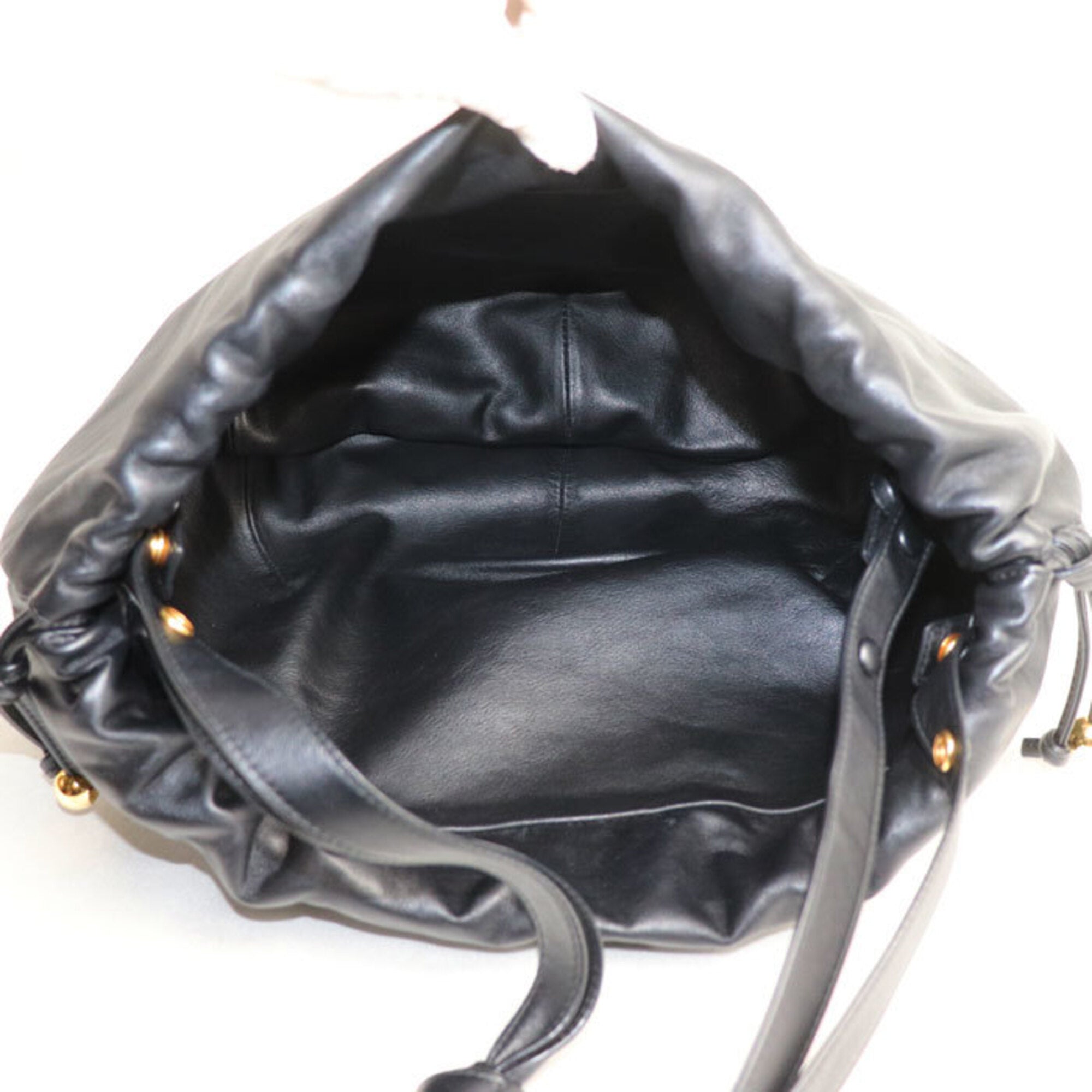 Bottega Veneta Black Leather Shoulder Bag (Pre-Owned)
