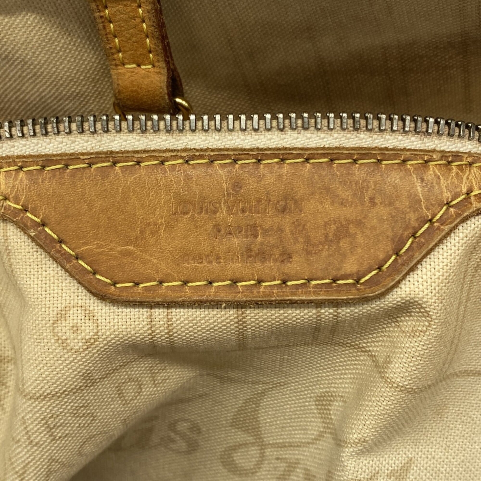 Louis Vuitton White Tote Bag (Pre-Owned)