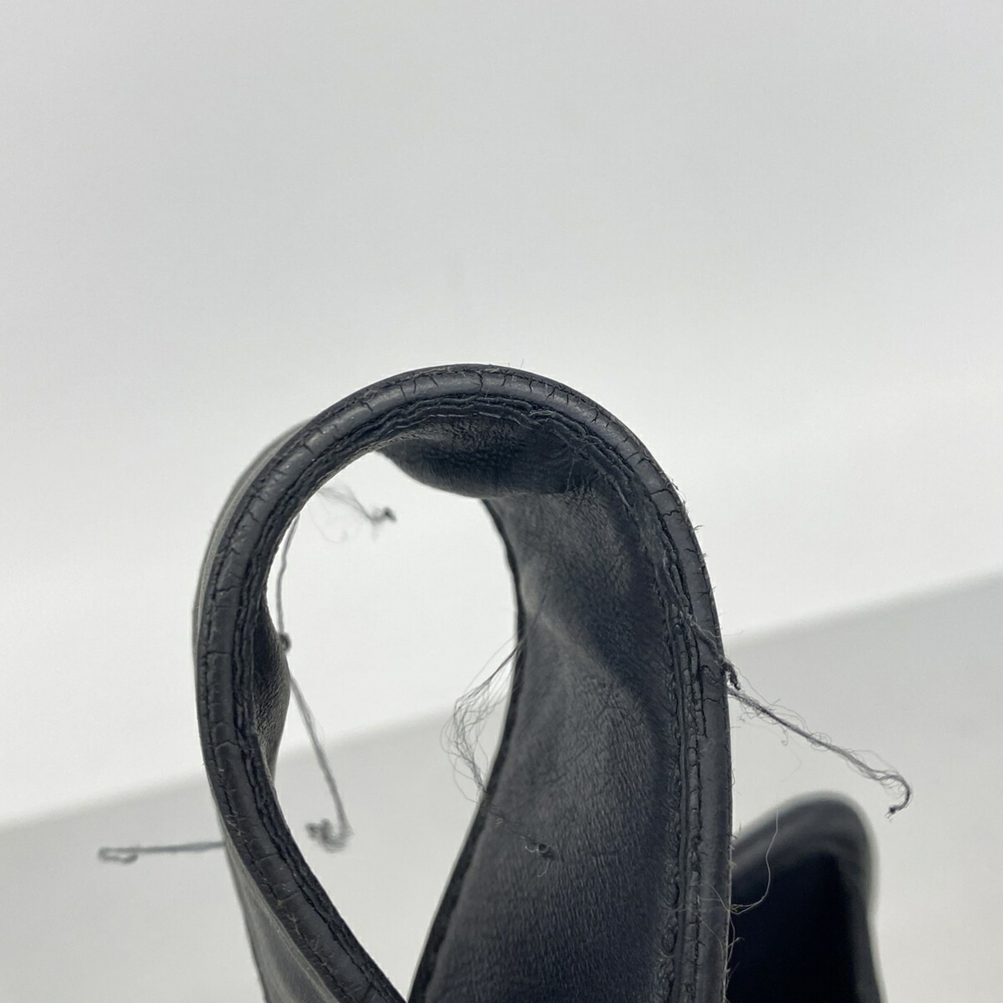 Fendi Black Leather Handbag (Pre-Owned)