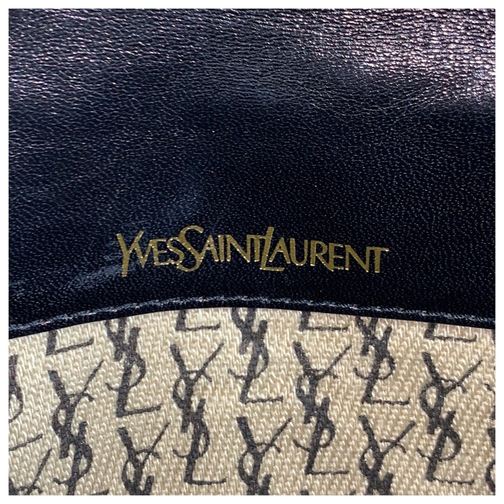Yves Saint Laurent Black Leather Clutch Bag (Pre-Owned)