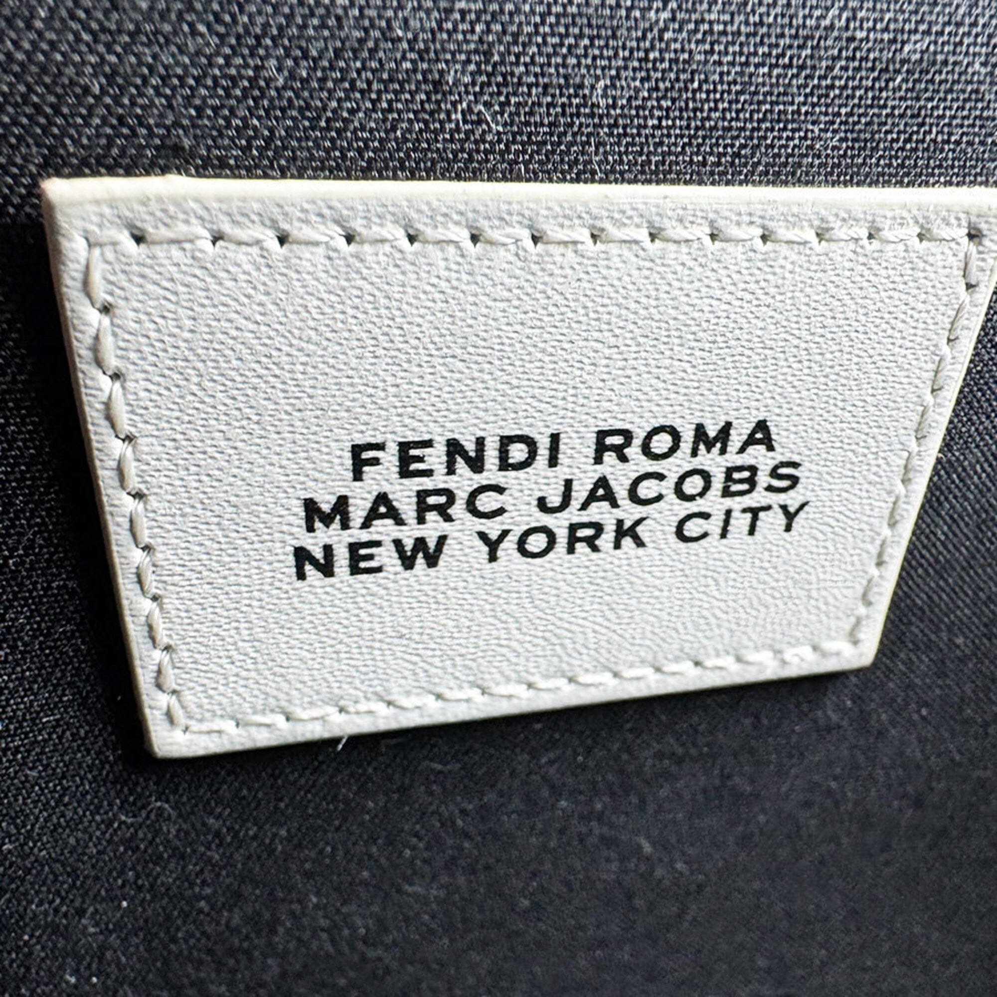 Fendi Black White Leather Shoulder Bag (Pre-Owned)