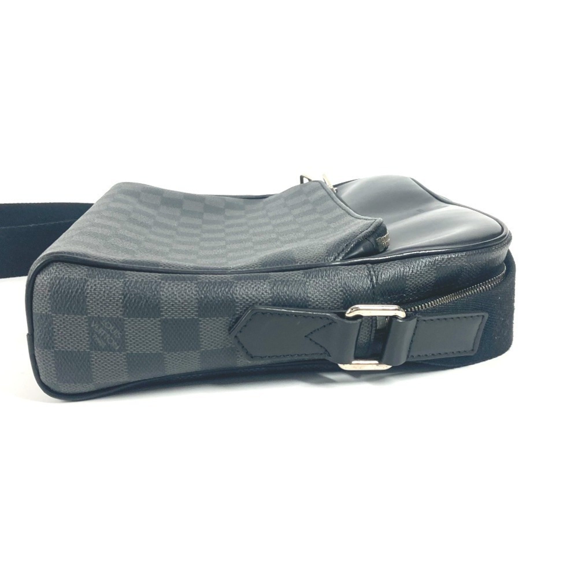 Louis Vuitton Damier Graphite Black Damier Graphite Messenger Bag Shoulder Bag (Pre-Owned)