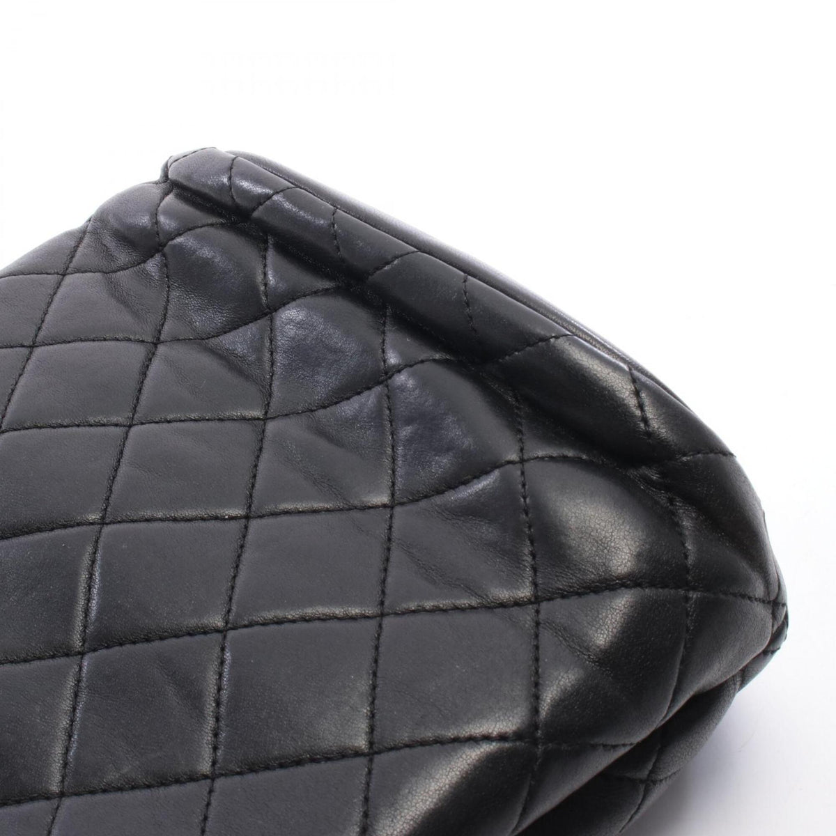 Chanel Black Leather Shoulder Bag (Pre-Owned)