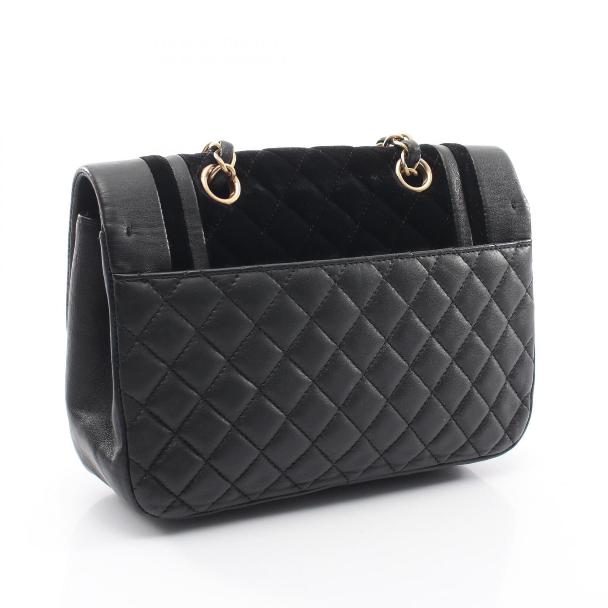 Chanel Black Leather Fabric Handbag Shoulder Bag (Pre-Owned)
