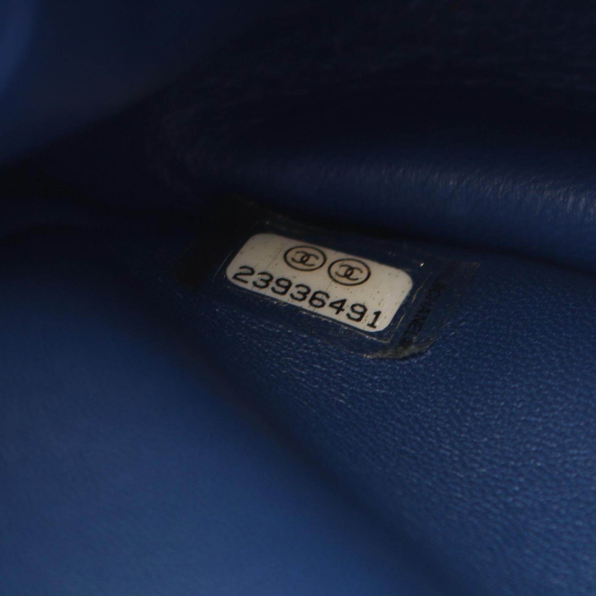 Chanel Blue Leather Handbag Shoulder Bag (Pre-Owned)