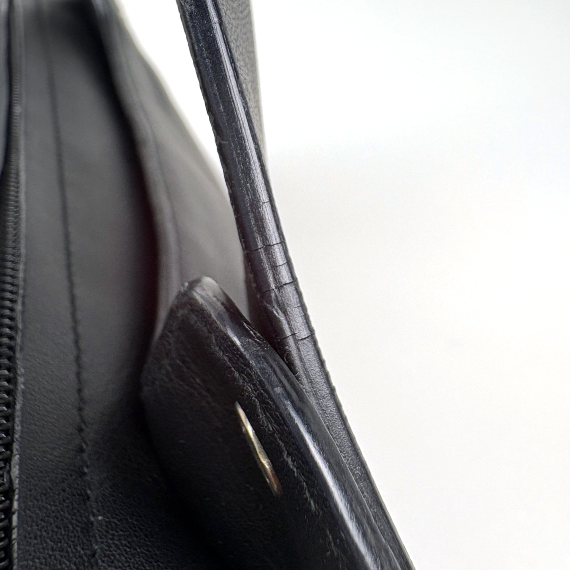 Loewe Black Leather Handbag (Pre-Owned)