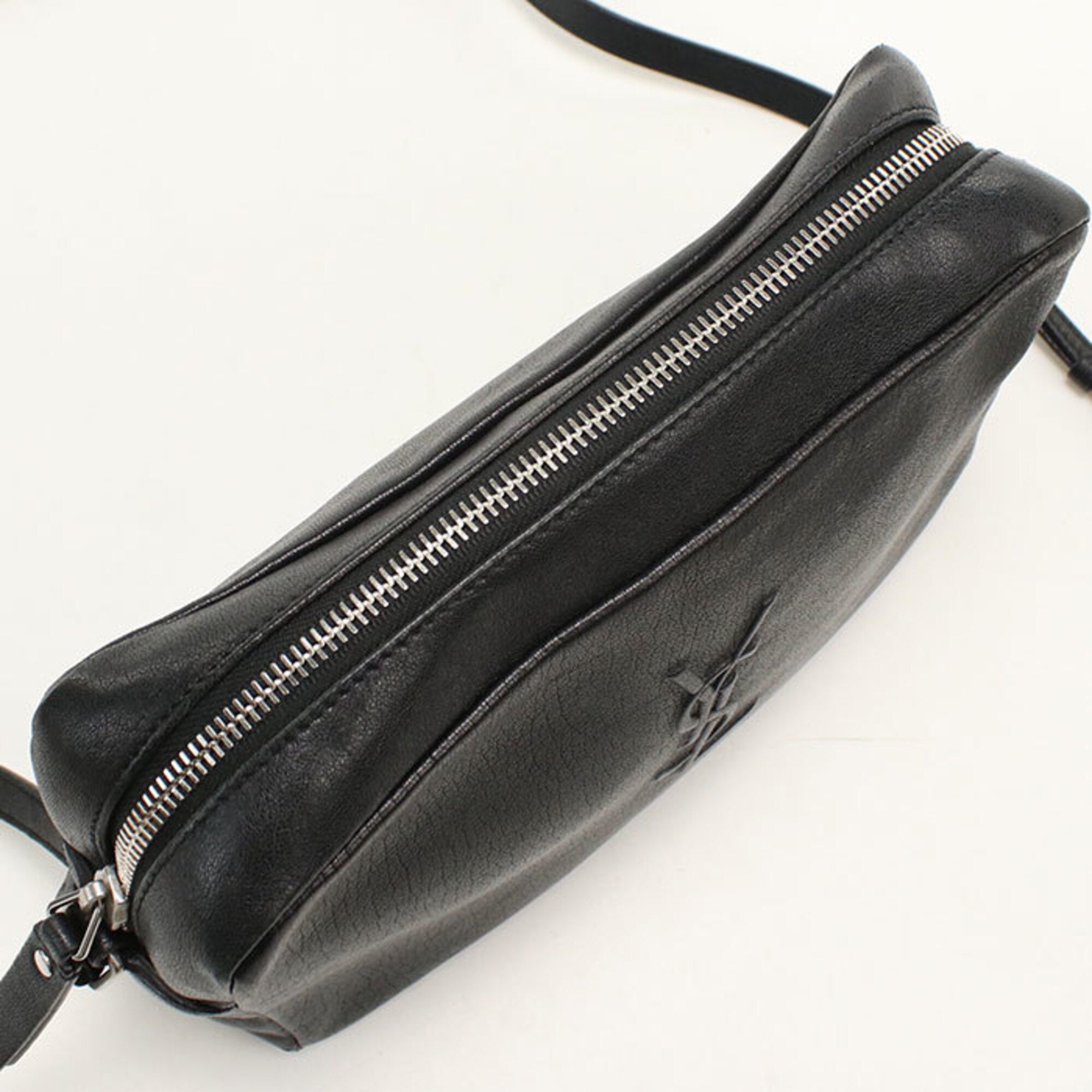 Saint Laurent Black Leather Shoulder Bag (Pre-Owned)