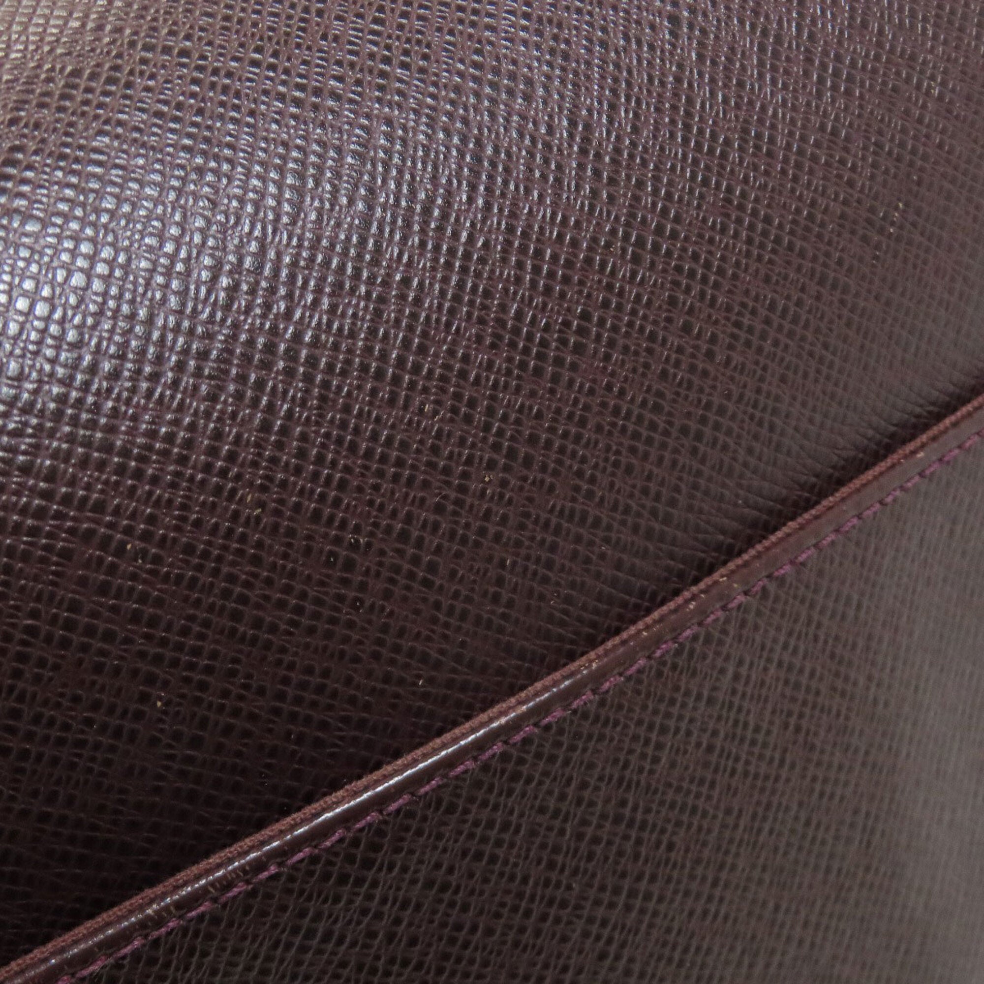 Louis Vuitton Acajou Taiga Leather Leather Shoulder Bag (Pre-Owned)
