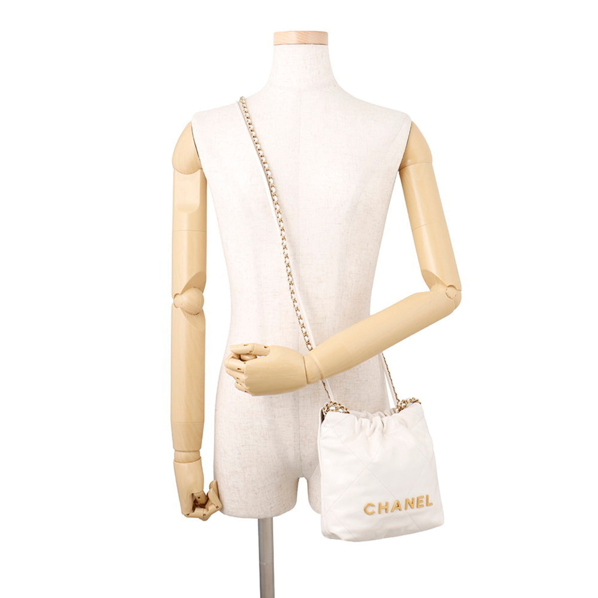 Chanel White Leather Handbag Shoulder Bag (Pre-Owned)