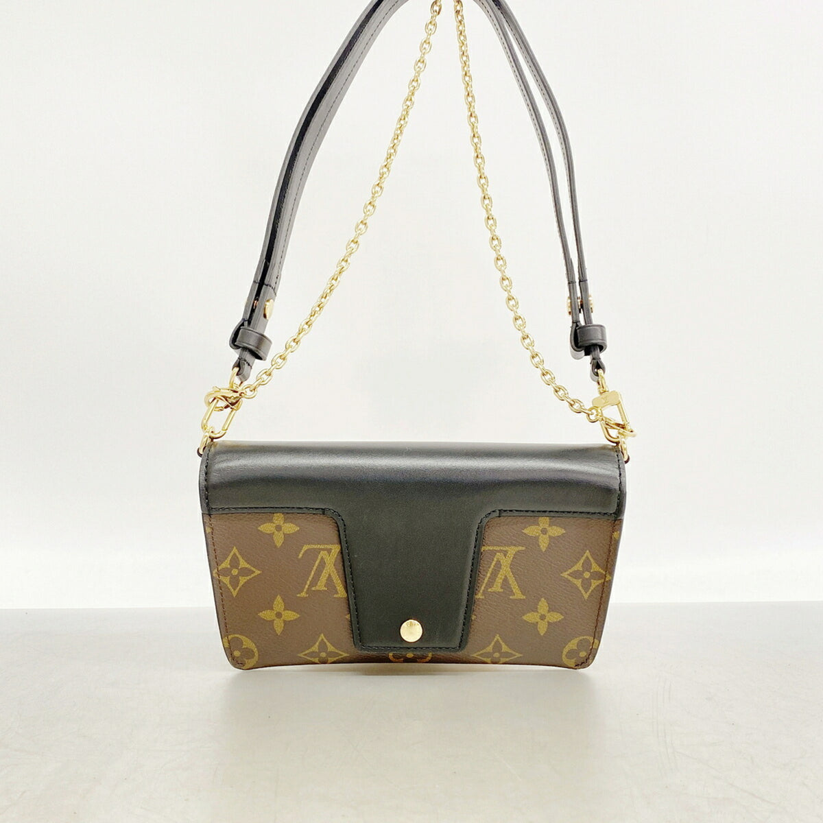 Louis Vuitton Noir Shoulder Bag (Pre-Owned)