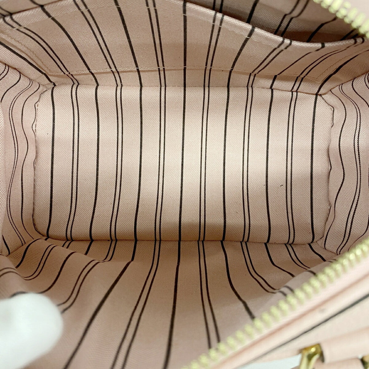 Louis Vuitton Rose Poudre Handbag (Pre-Owned)