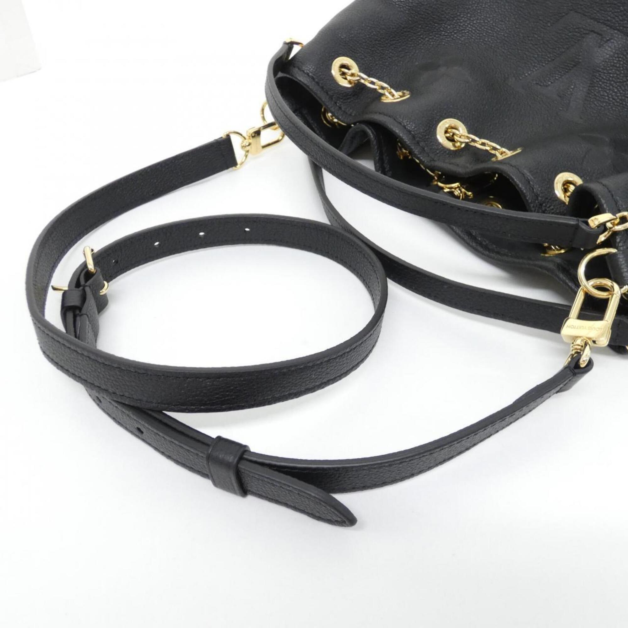 Louis Vuitton Black Leather Handbag (Pre-Owned)
