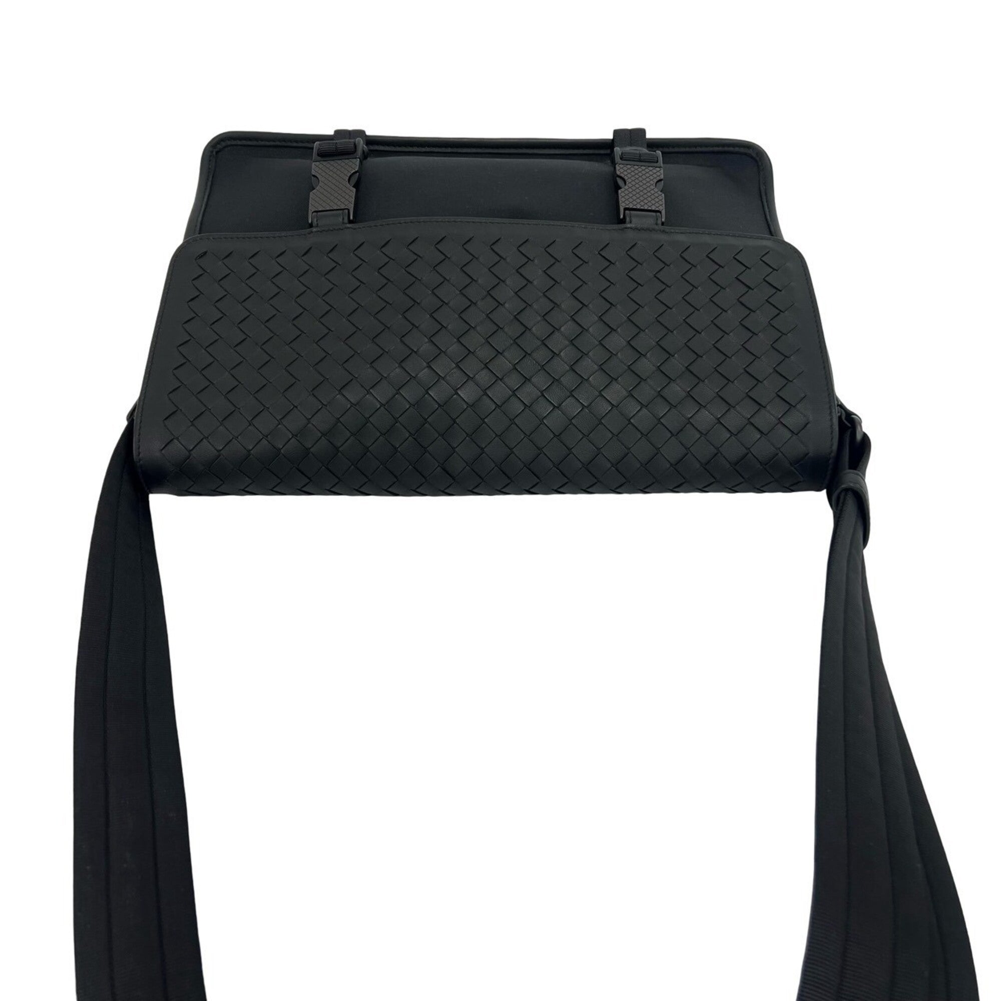 Bottega Veneta Black Leather Nylon Shoulder Bag (Pre-Owned)