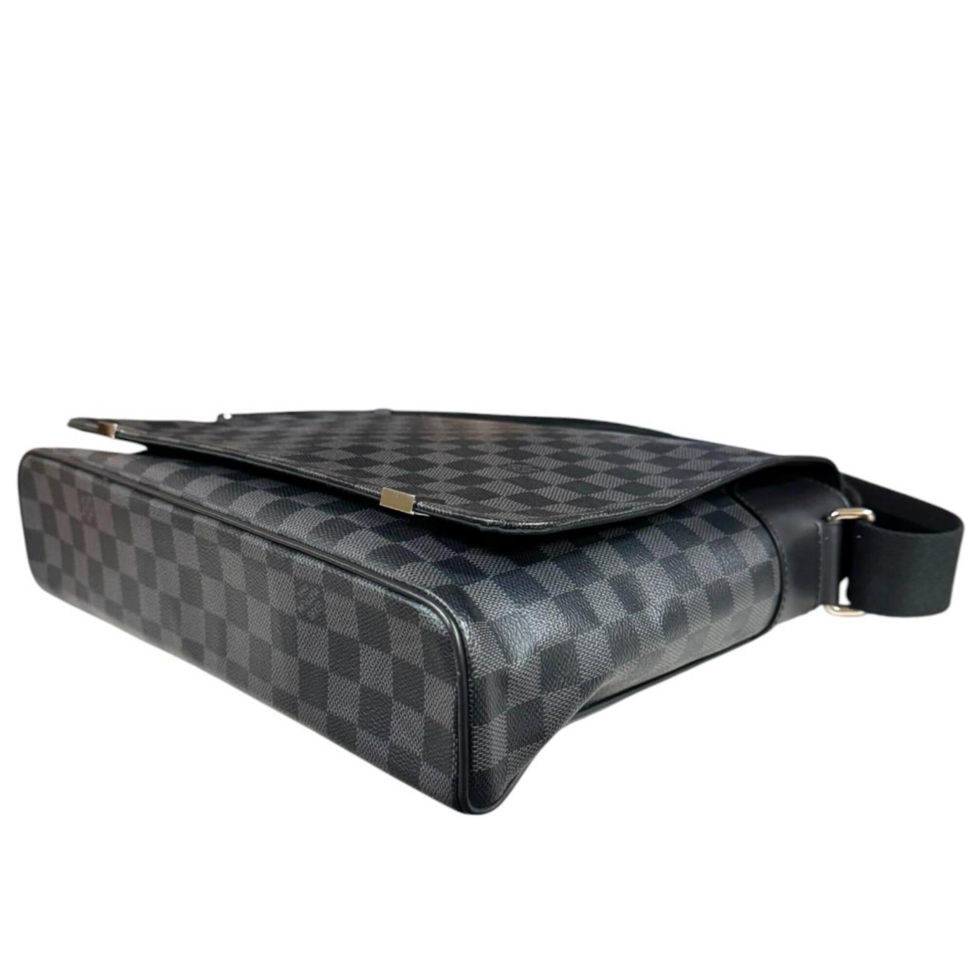 Louis Vuitton Damier Graphite Black Gray Damier Graphite Shoulder Bag (Pre-Owned)
