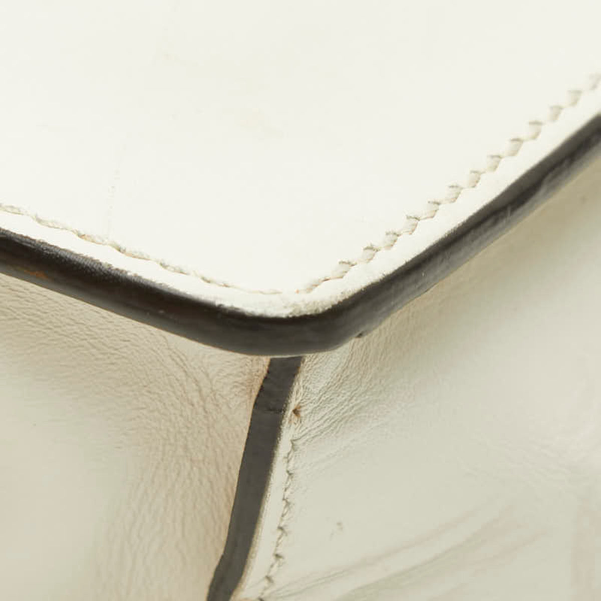 Gucci White Leather Shoulder Bag (Pre-Owned)