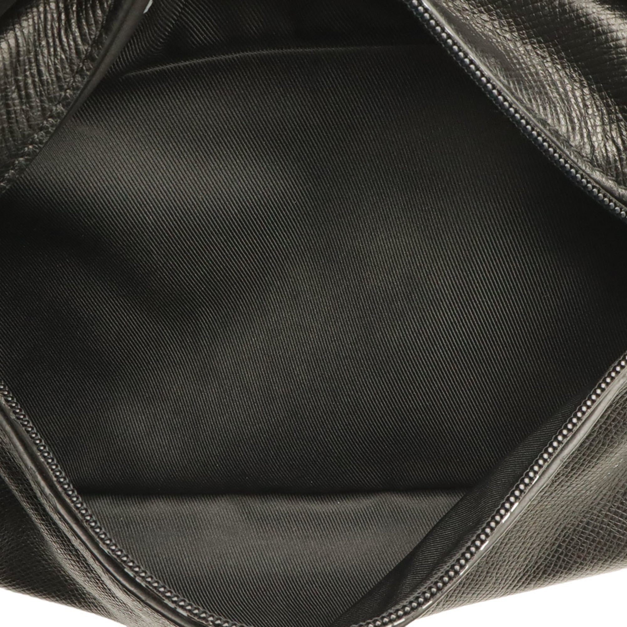 Louis Vuitton Ardoise Black Taiga Leather Shoulder Bag (Pre-Owned)