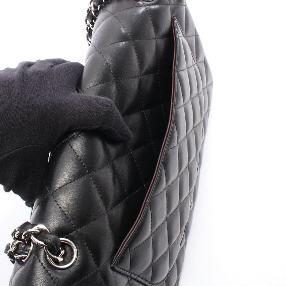 Chanel Black Leather Handbag Shoulder Bag (Pre-Owned)
