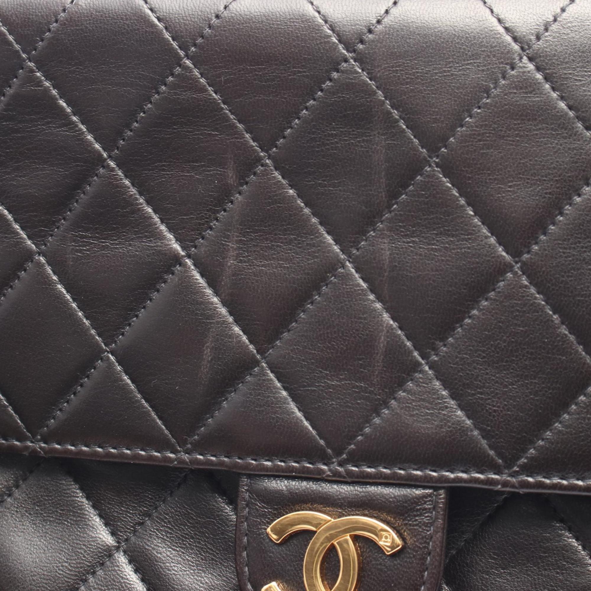 Chanel Black Leather Shoulder Bag (Pre-Owned)