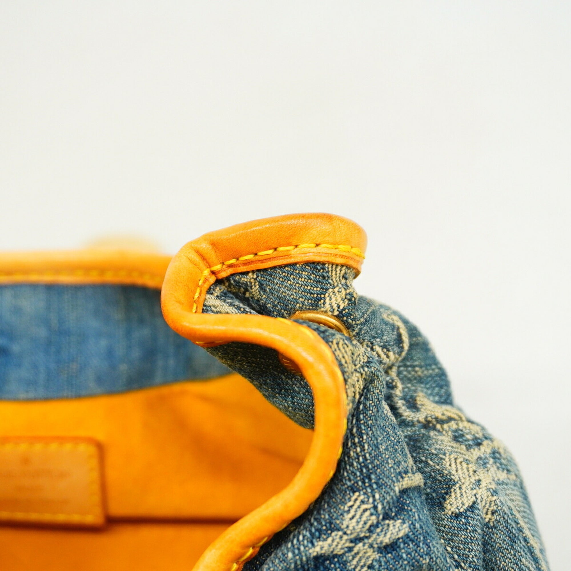 Louis Vuitton Blue Handbag (Pre-Owned)
