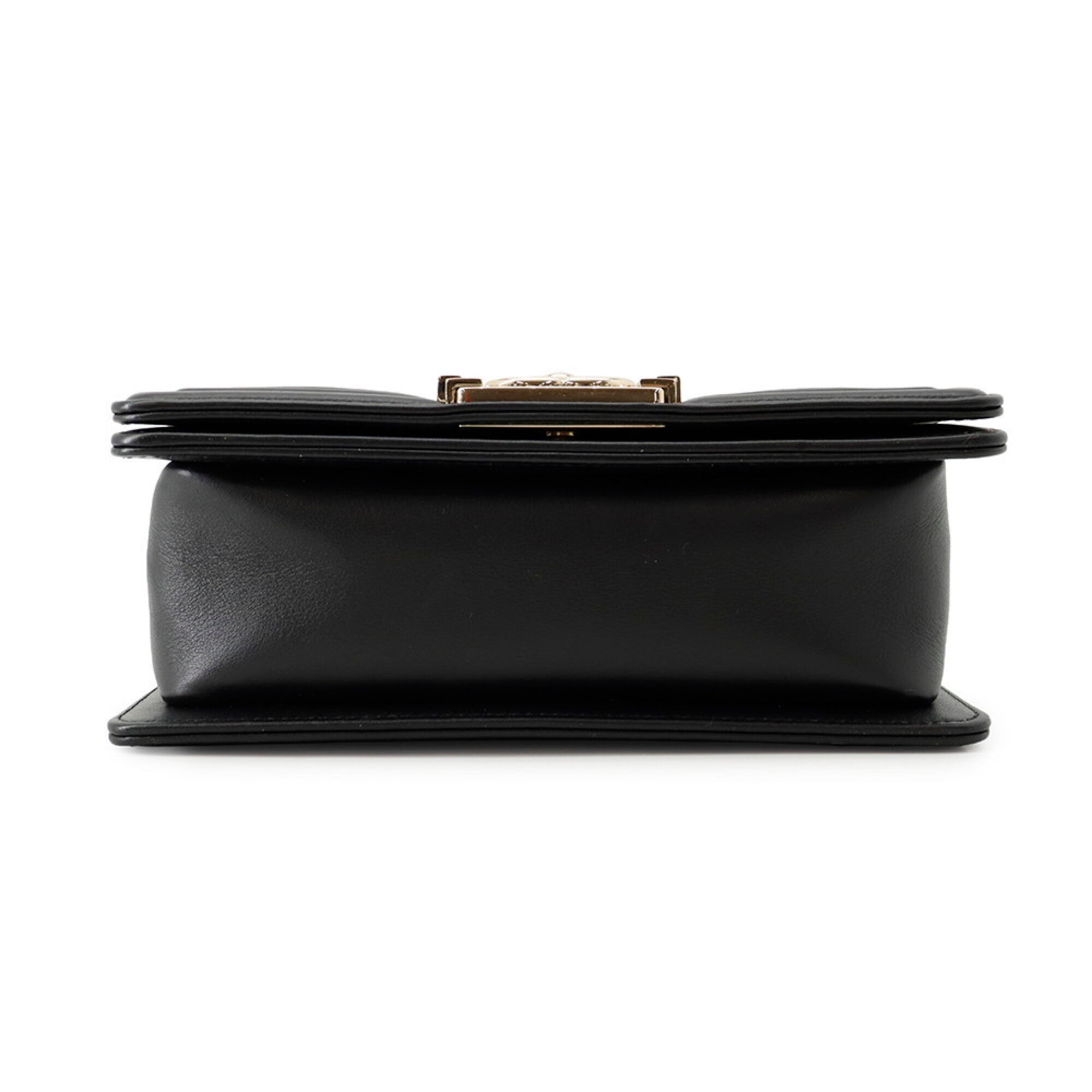 Chanel Matelasse Black Leather Shoulder Bag (Pre-Owned)