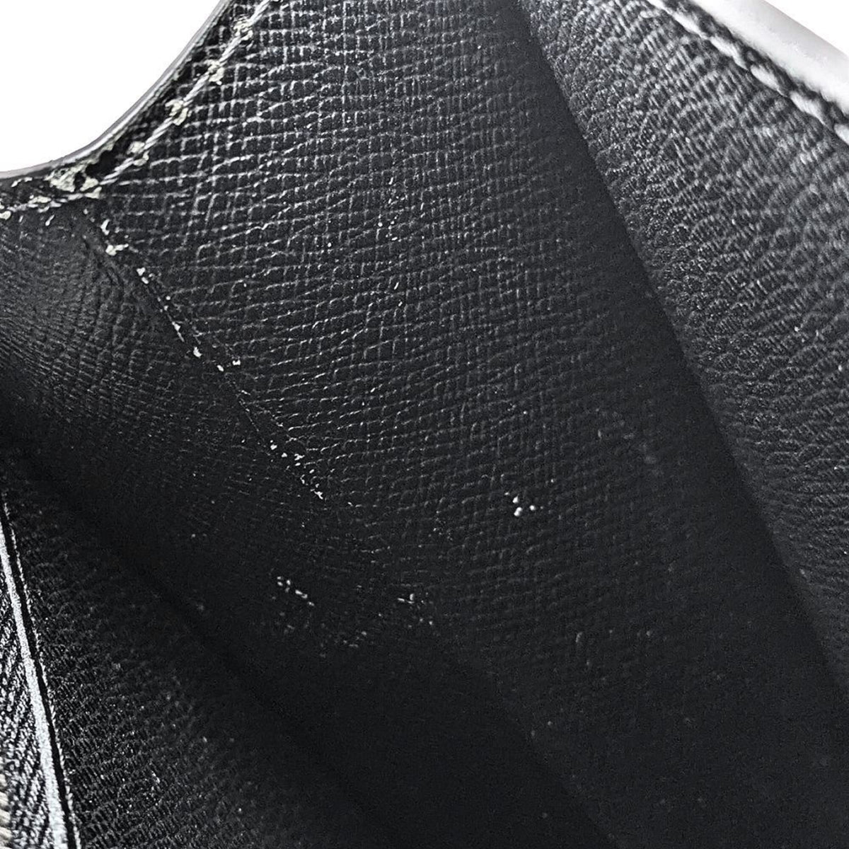 Louis Vuitton Noir Epi Leather Clutch Bag Pochette (Pre-Owned)