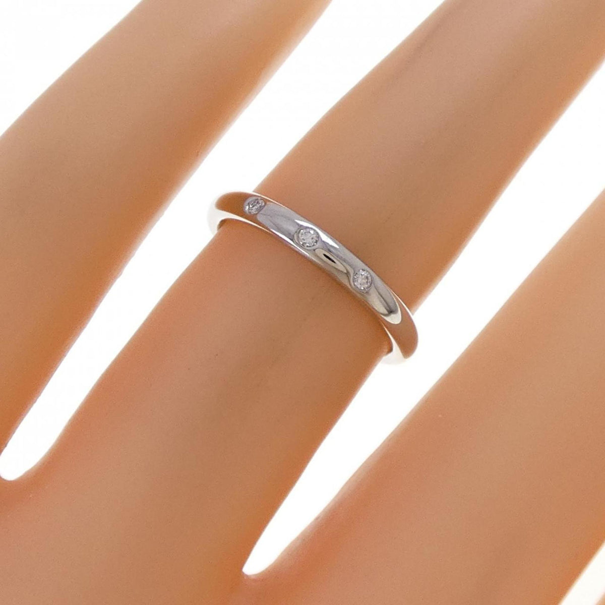 Chanel Platinum 950 Band Ring (Pre-Owned)