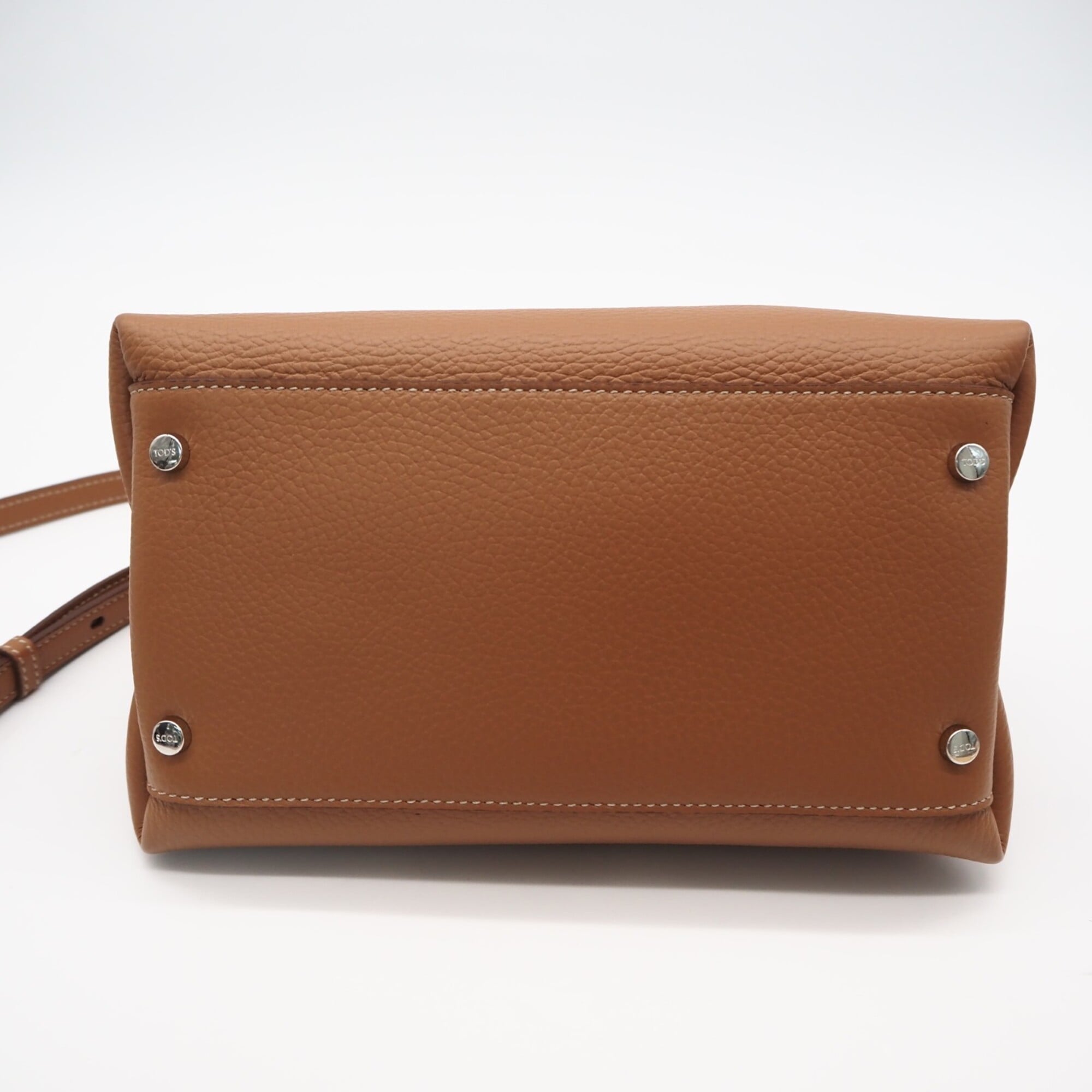 Tod's Brown Leather Handbag (Pre-Owned)