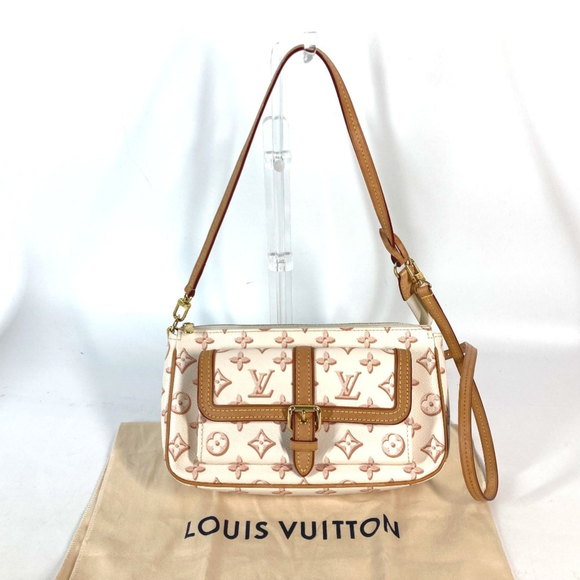 Louis Vuitton Beige Monogram Pochette Shoulder Bag (Pre-Owned)