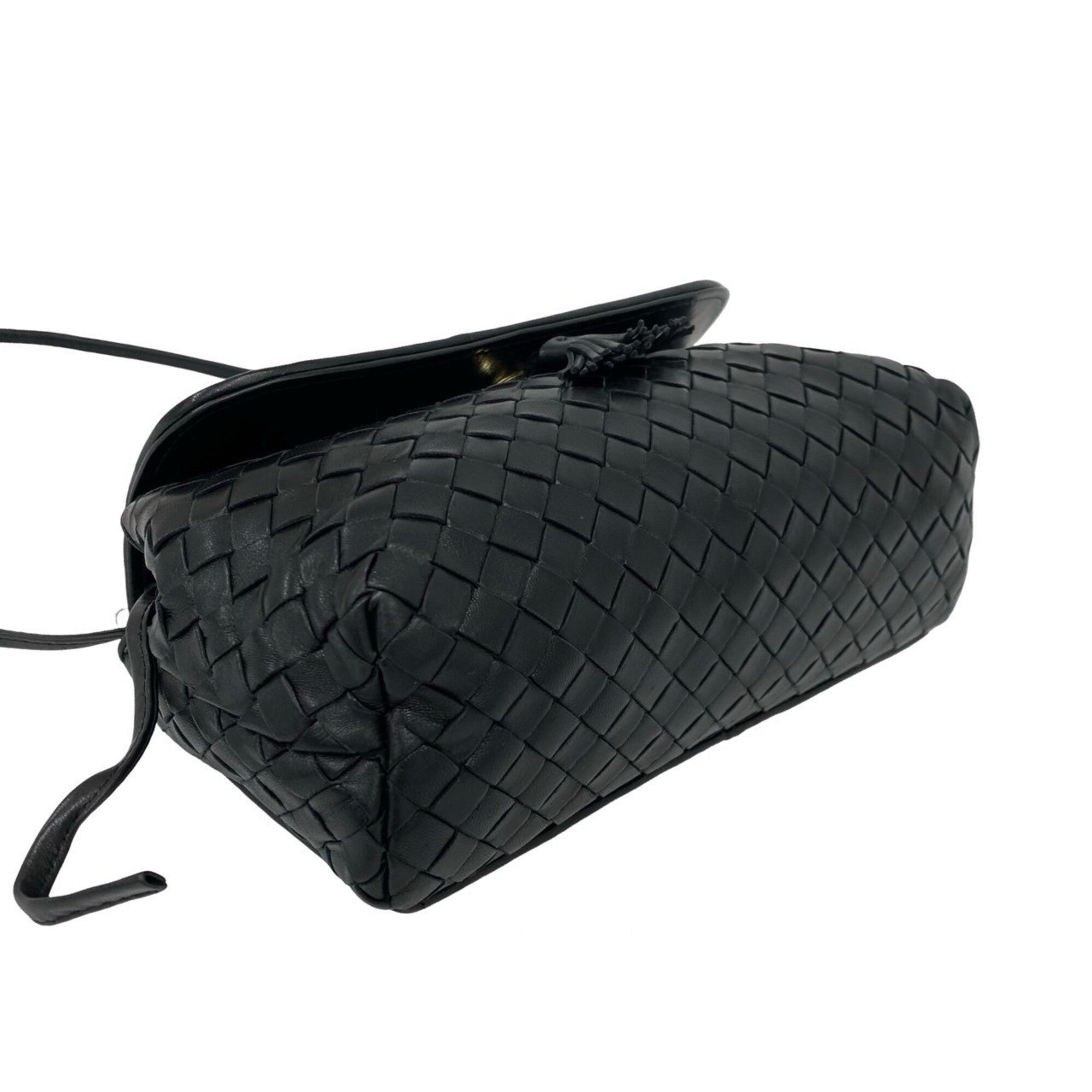 Bottega Veneta Black Leather Pochette Shoulder Bag (Pre-Owned)