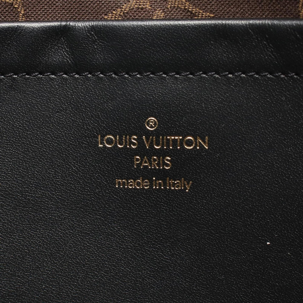 Louis Vuitton Black Leather Handbag Pouch Shoulder Bag (Pre-Owned)