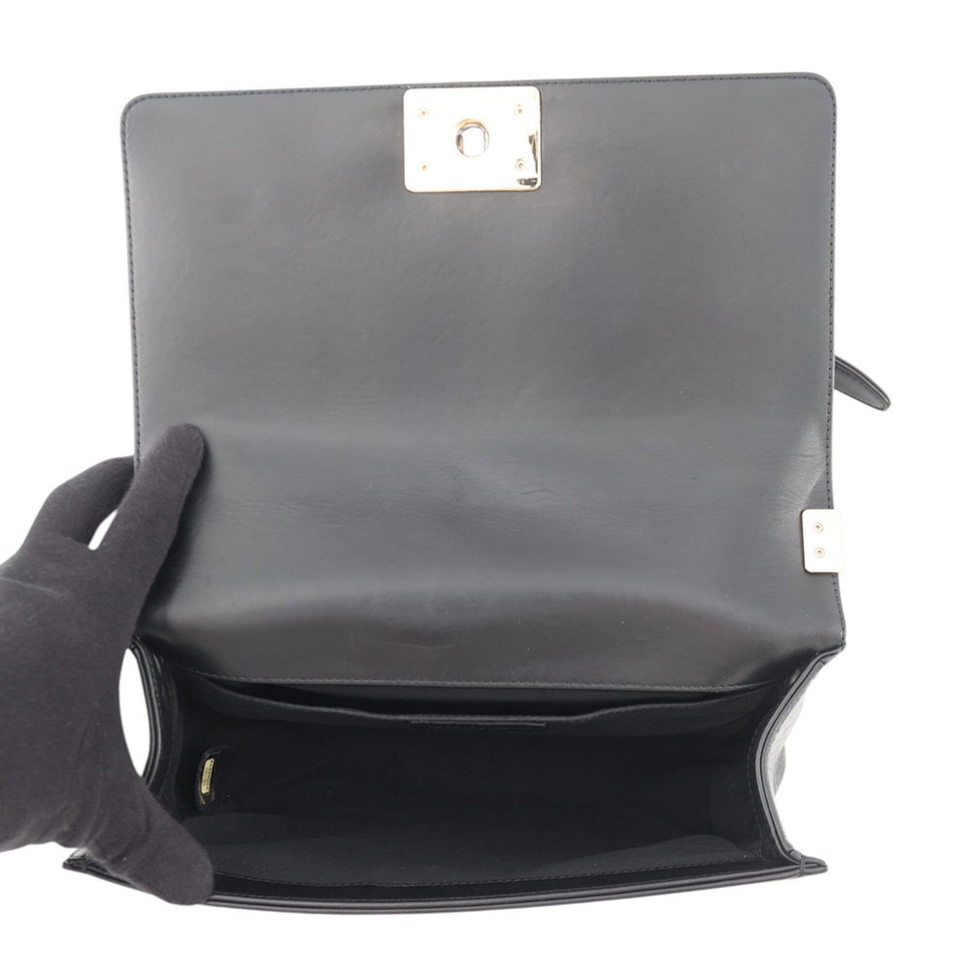 Chanel Boy Chanel Black Leather Handbag Shoulder Bag (Pre-Owned)