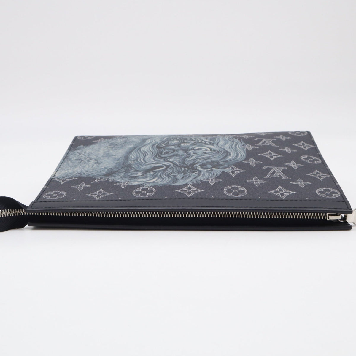 Louis Vuitton Black Navy White Leather Clutch Bag (Pre-Owned)
