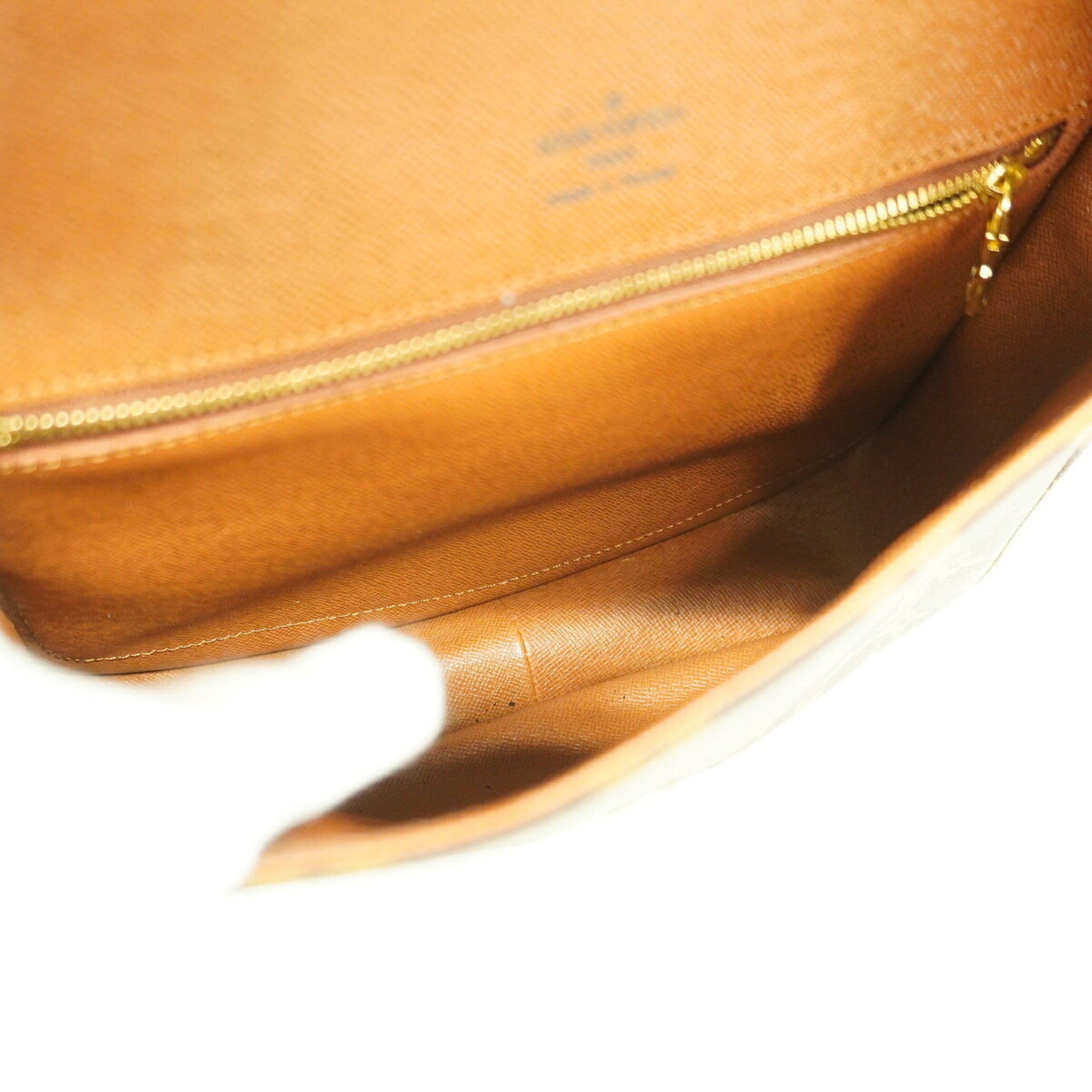 Louis Vuitton Brown Shoulder Bag (Pre-Owned)